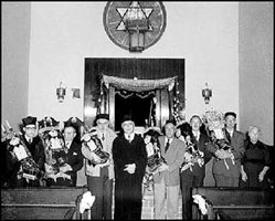 Rabbi with congregation members